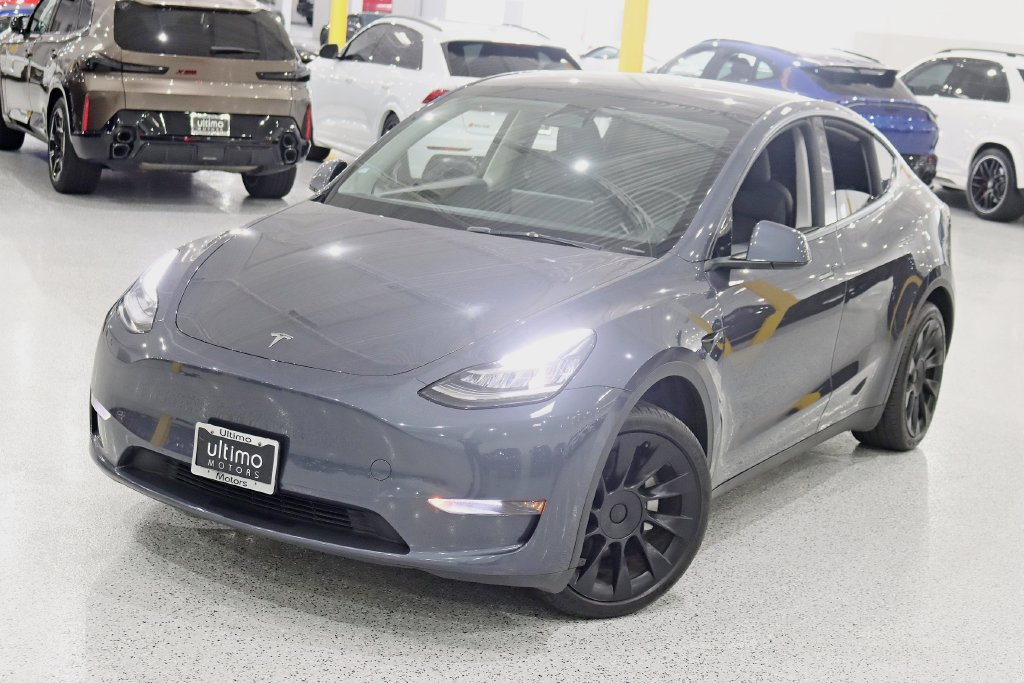 Used 2023 Tesla Model Y Long Range AWD/4WD image 5