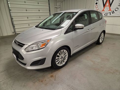 Used 2017 Ford C-MAX SE image 2