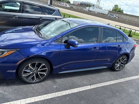 Used 2022 Toyota Corolla SE w/ SE Premium Package FWD image 3