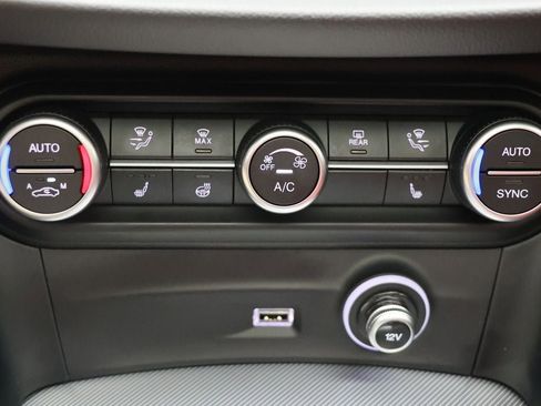 Used 2022 Alfa Romeo Stelvio Veloce image 25