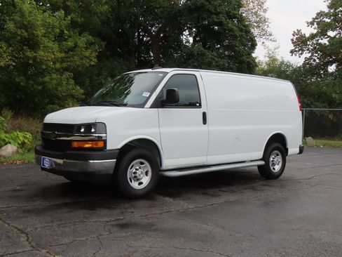 Used 2024 Chevrolet Express 2500 w/ Driver Convenience Package image 23