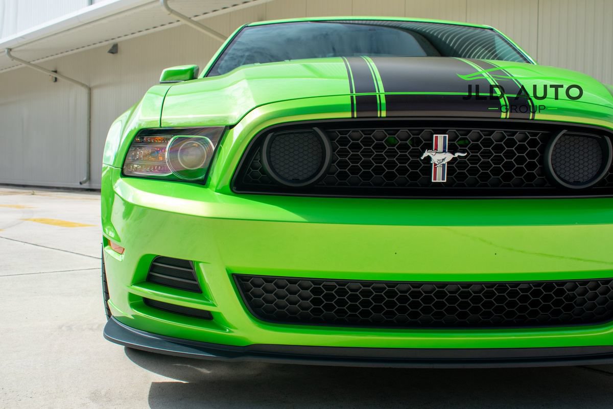 Used 2013 Ford Mustang Boss 302 w/ Boss 302 Accessory Pkg RWD image 28