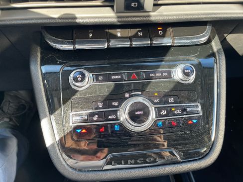 Used 2021 Lincoln Corsair AWD w/ Equipment Group 101A image 16
