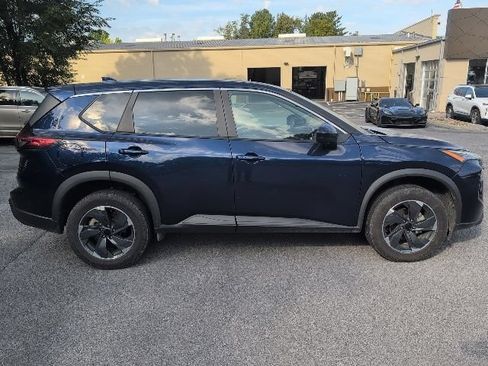 Used 2024 Nissan Rogue SV AWD/4WD image 10
