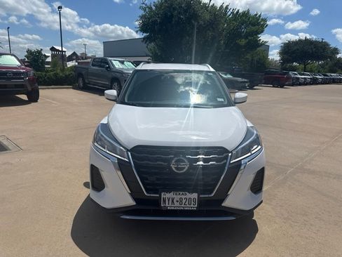 Certified 2021 Nissan Kicks SV FWD image 8