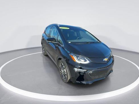 Used 2021 Chevrolet Bolt Premier w/ Infotainment Package image 3