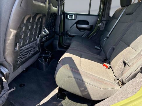 Used 2021 Jeep Wrangler Unlimited Rubicon AWD/4WD image 13