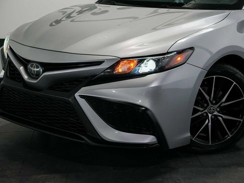 Used 2021 Toyota Camry SE FWD image 10