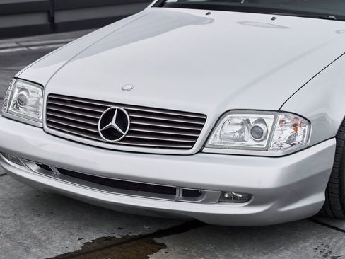 Used 2002 Mercedes-Benz SL 500 w/ SL2 Option Pkg image 6