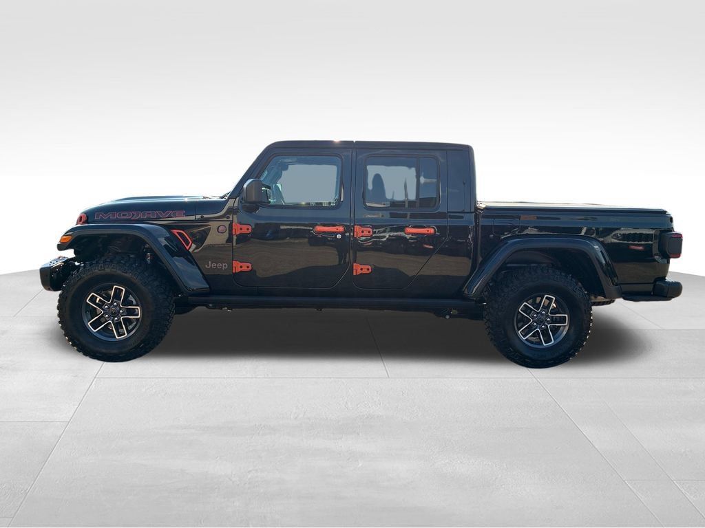 Used 2025 Jeep Gladiator Mojave AWD/4WD image 2