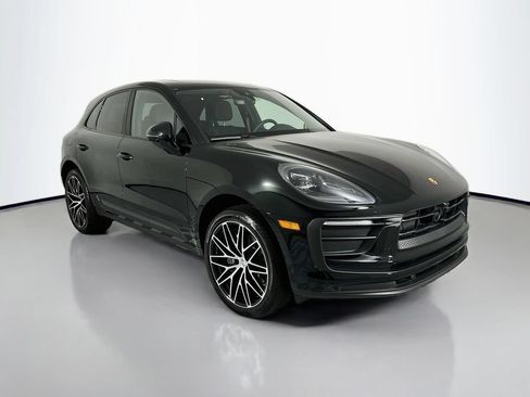 Certified 2026 Porsche Macan AWD/4WD image 7