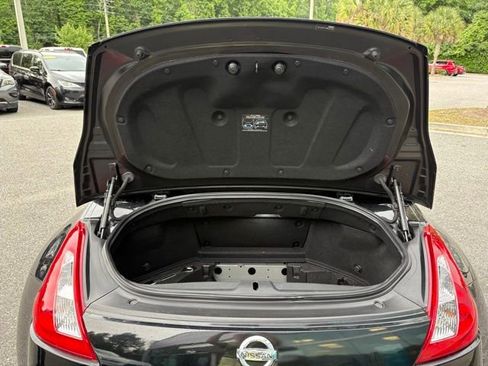 Used 2010 Nissan 370Z Touring RWD image 23