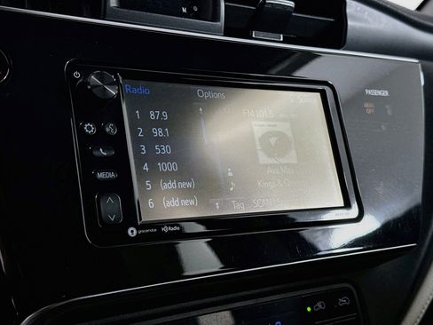 Used 2018 Toyota Corolla iM FWD image 21