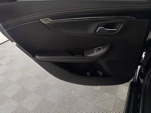 Used 2017 Chevrolet Impala Premier w/ Enhanced Convenience Package FWD image 12
