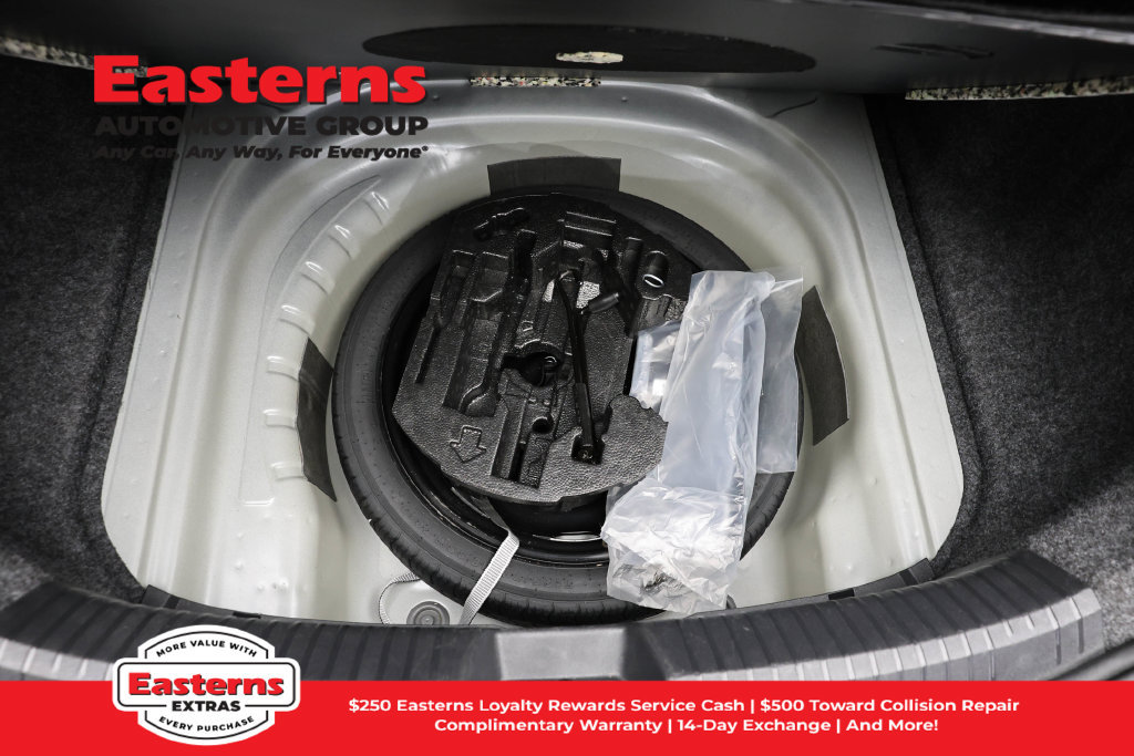 Used 2025 Volkswagen Jetta SE FWD image 22