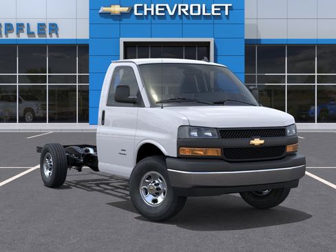 New 2026 Chevrolet Express 3500 w/ Power Convenience Package RWD image 7
