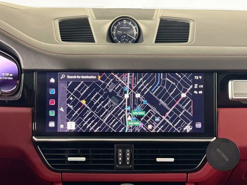 Used 2022 Porsche Cayenne Turbo S image 24