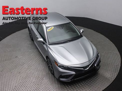 Used 2024 Toyota Camry SE FWD image 3