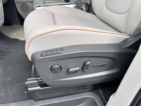 New 2025 Volkswagen ID. Buzz 1st Edition image 23