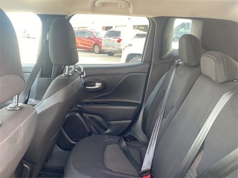 Used 2023 Jeep Renegade Latitude image 16