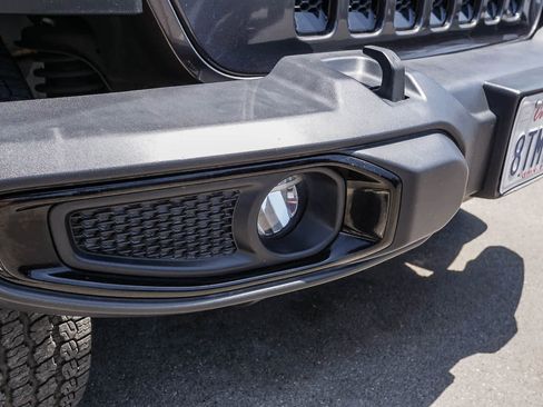 Used 2021 Jeep Wrangler Unlimited Sahara AWD/4WD image 8