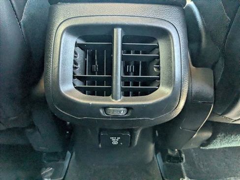 Used 2018 Jeep Cherokee Limited w/ High Altitude Package FWD image 17