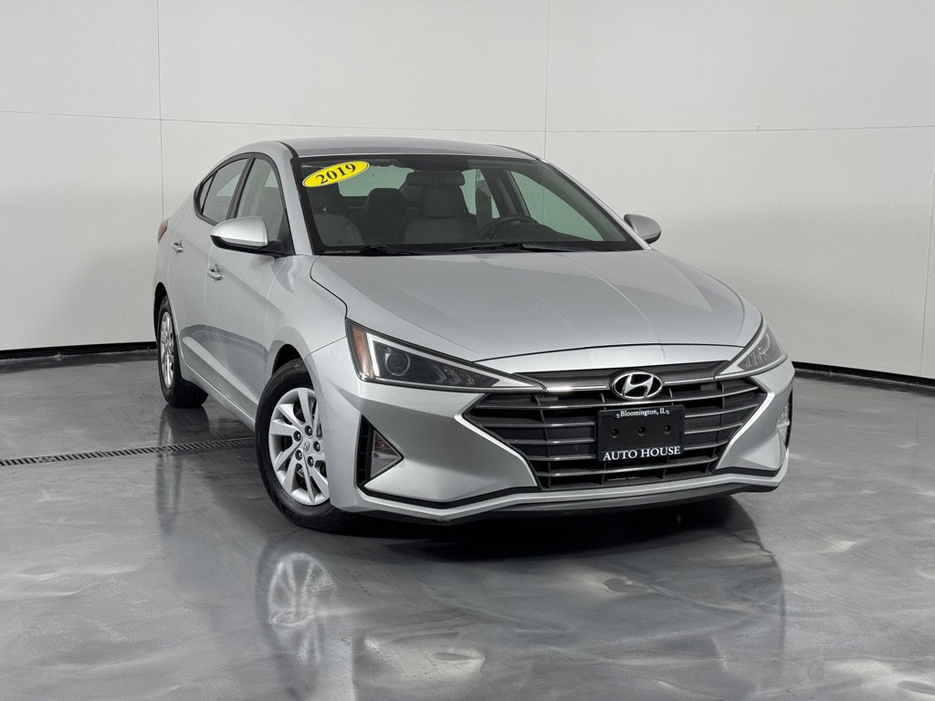Used 2019 Hyundai Elantra SE FWD image 2