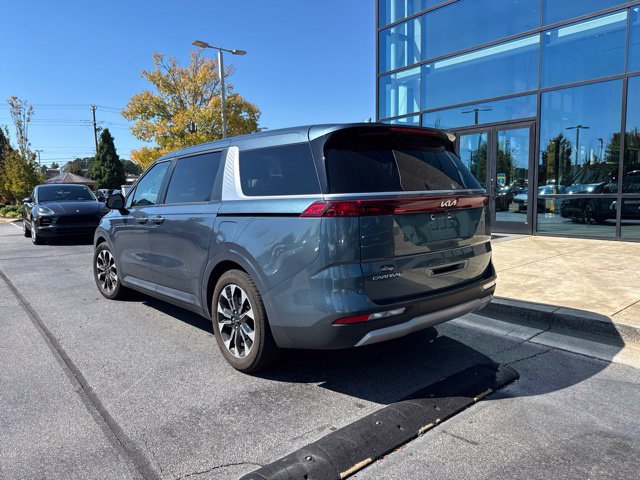 Certified 2024 Kia Carnival EX FWD image 3