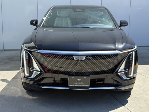 Certified 2024 Cadillac Lyriq Luxury RWD image 3