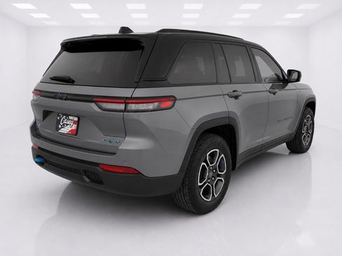 Used 2023 Jeep Grand Cherokee Trailhawk w/ Advanced Protech Group II AWD/4WD image 10