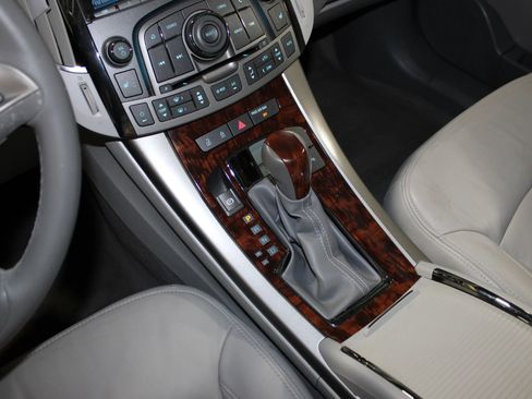 Used 2013 Buick LaCrosse Leather image 19