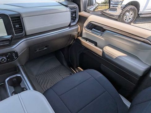 Used 2024 Chevrolet Silverado 1500 RST AWD/4WD image 17
