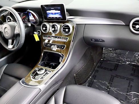 Used 2018 Mercedes-Benz C 300 Sedan w/ Premium Package image 25