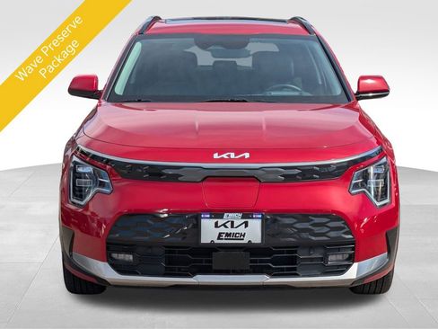 Certified 2025 Kia Niro Wave w/ Wave Preserve Package image 9