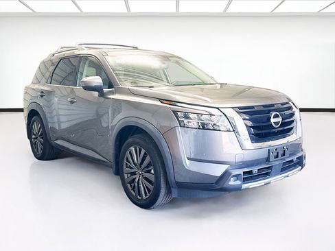 Used 2022 Nissan Pathfinder SL w/ SL Premium Package image 3