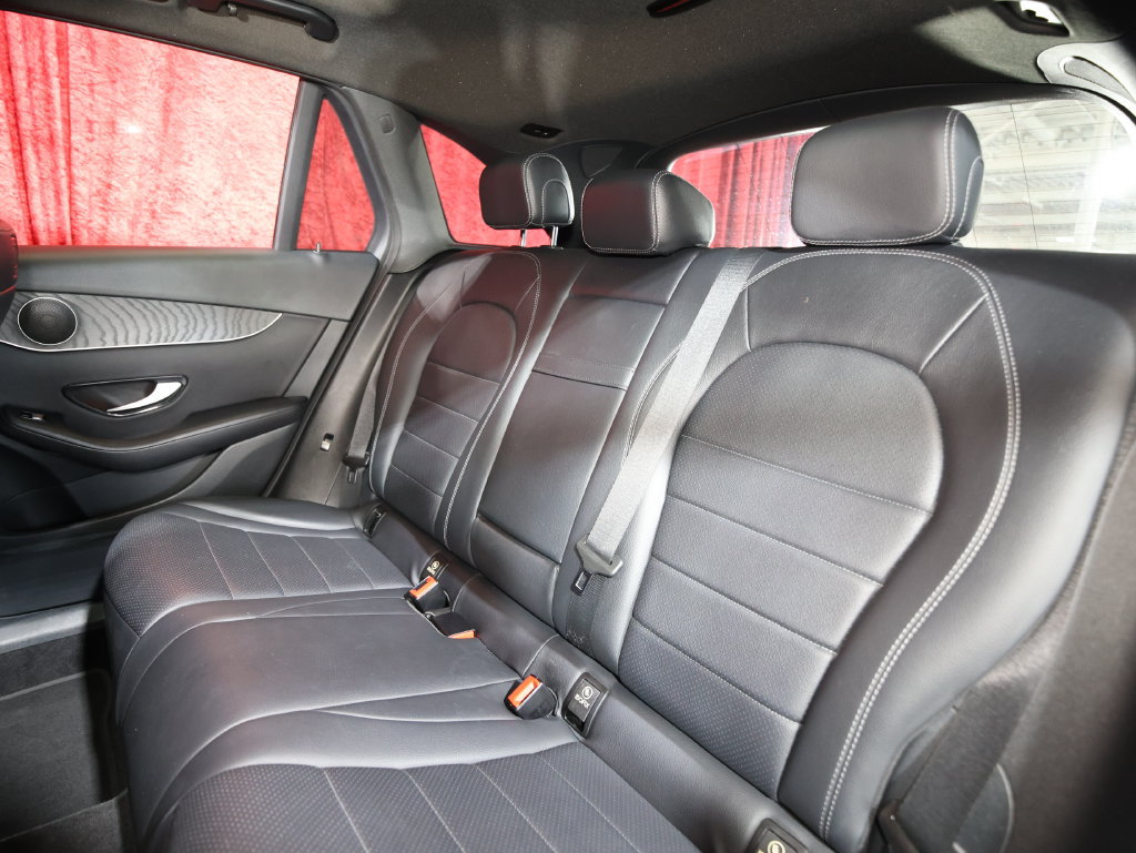 Used 2018 Mercedes-Benz GLC 300 w/ Premium Package image 14