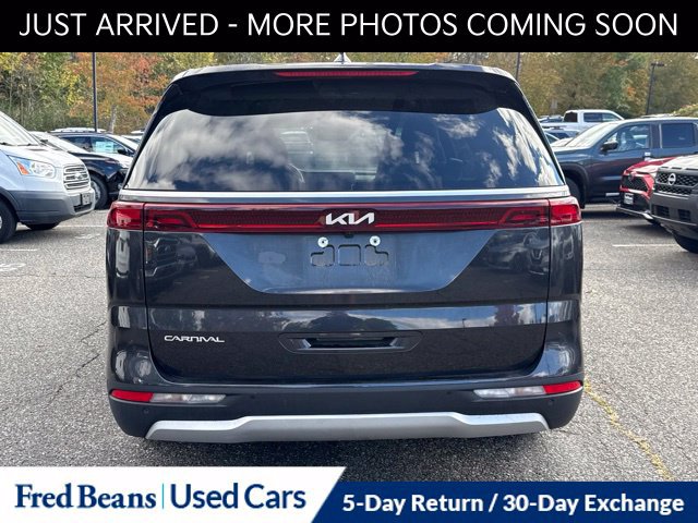 Used 2024 Kia Carnival LX FWD image 7