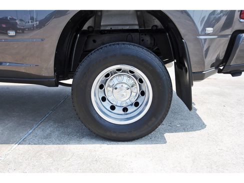 Used 2025 RAM 3500 Laramie w/ Sport Appearance Package AWD/4WD image 32