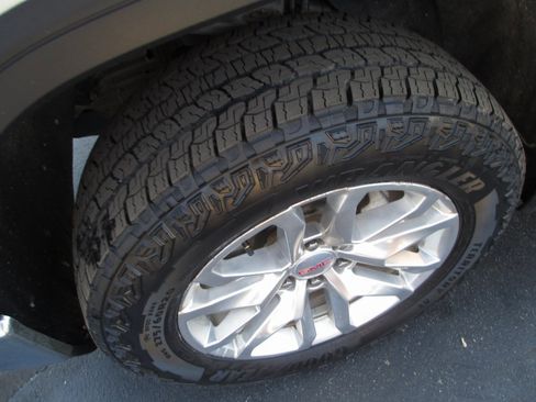 Used 2019 GMC Sierra 1500 SLT w/ SLT Premium Package image 12