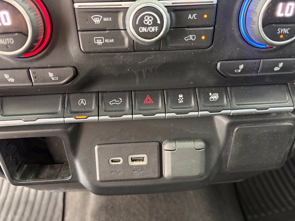 Used 2021 Chevrolet Silverado 1500 LT AWD/4WD image 10