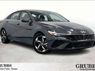 Used 2025 Hyundai Elantra SEL video 1