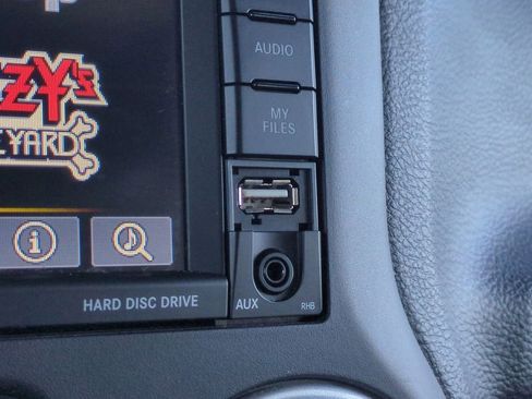 Used 2016 Jeep Wrangler Unlimited Rubicon image 36