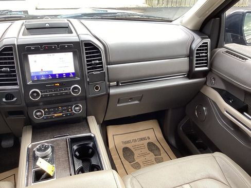 Used 2020 Ford Expedition Limited image 18