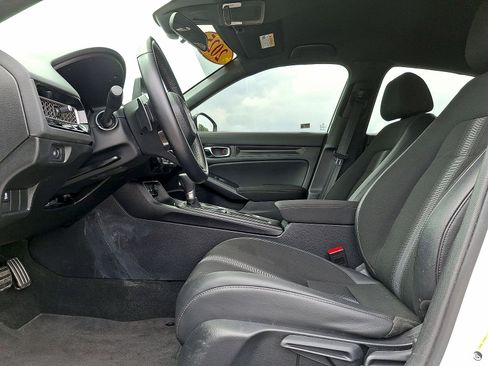 Used 2025 Honda Civic Sport image 11