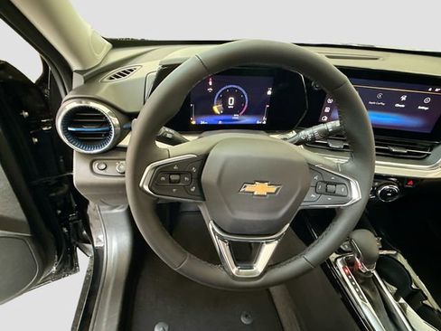 New 2026 Chevrolet Trax LT w/ Driver Confidence Package image 12
