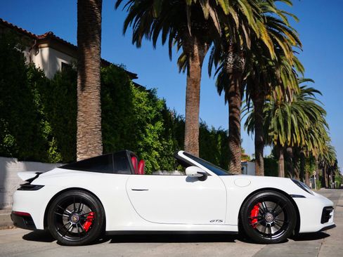 Used 2024 Porsche 911 Targa 4 GTS image 4
