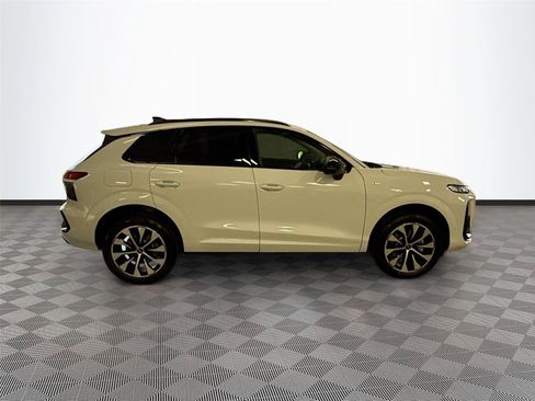 New 2026 Audi Q3 quattro 2.0T AWD/4WD image 8
