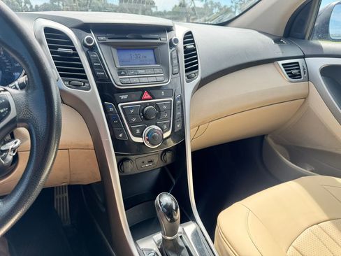 Used 2013 Hyundai Elantra GT FWD image 17