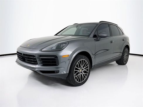 Used 2023 Porsche Cayenne S image 1