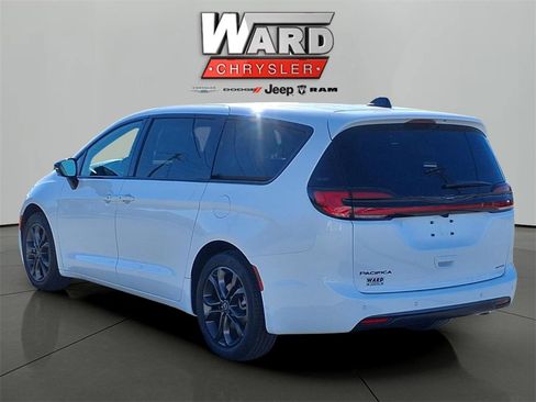 New 2025 Chrysler Pacifica Select image 21